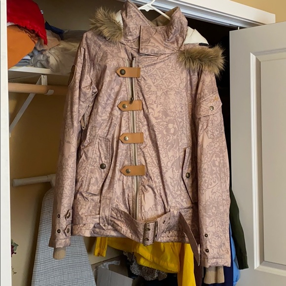 Gretchen Bleiler Oakley Mane Snowboard Jacket - Picture 9 of 9